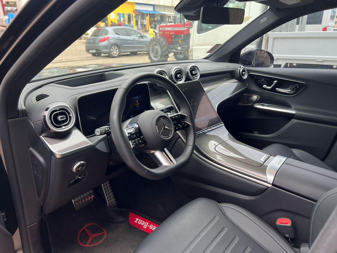 MERCEDES-BENZ GLC 300 - Vue supplémentaire