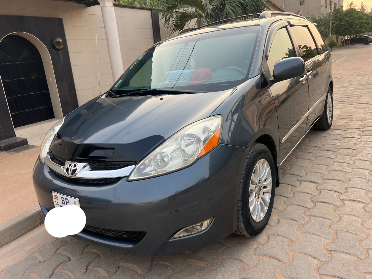 TOYOTA SIENNA 2028
